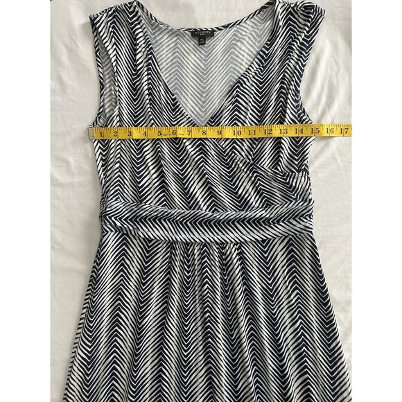 Talbots Jersey Maxi Dress Womens Size MP Navy White Striped Zig Zag Classic - Picture 7 of 9